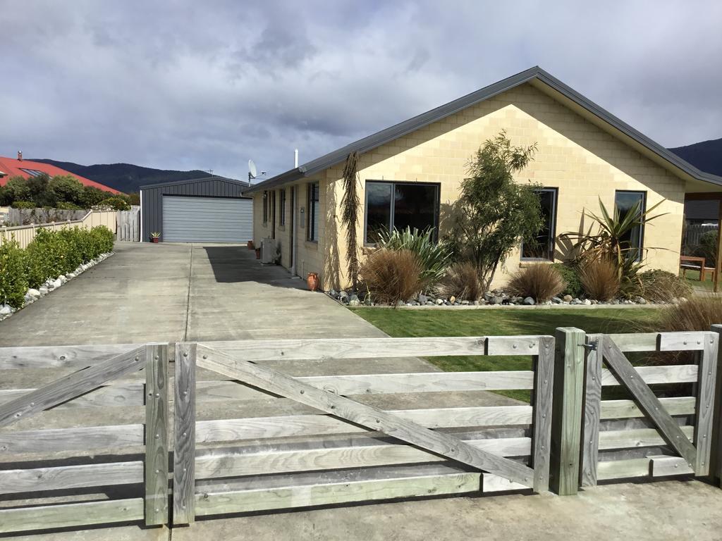 Ti Kouka Villa Te Anau Bagian luar foto